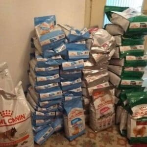 150 κιλά τροφή της Royal Canin στα αδέσποτα του δήμου Φυλής