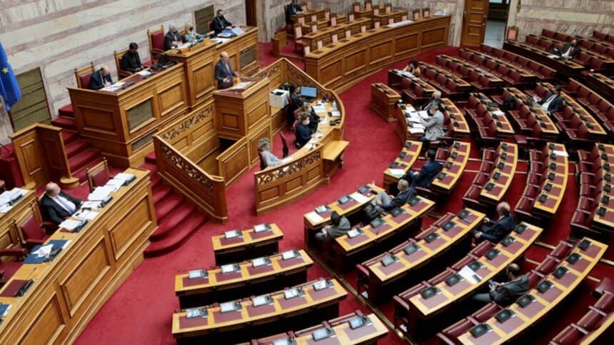 ΨΗΦΙΣΤΗΚΕ η διάταξη που κατέθεσε η ΠΦΠΟ στο ΥΠΕΣ την 01 Δεκεμβρίου  για την τακτοποίηση του κενού που δημιουργήθηκε με τον 4830/21 αναφορικά με το  δικαίωμα των φιλοζωικών φορέων για παράσταση πολιτικής αγωγής στις δίκες  για κακοποίηση ζώων . Δείτε το ΦΕΚ της παράστασης πολιτικής αγωγής για τους φιλοζωικούς φορείς
