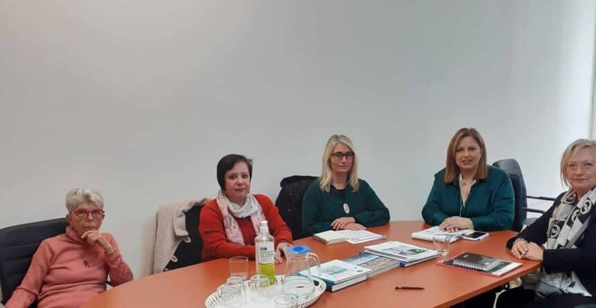Αντιπροσωπεία της Πανελλαδικής Φιλοζωικής και Περιβαλλοντικής Ομοσπονδίας πραγματοποίησε συναντήσεις στο Υπουργείο Προστασίας του Πολίτη και στο Υπουργείο Εσωτερικών.